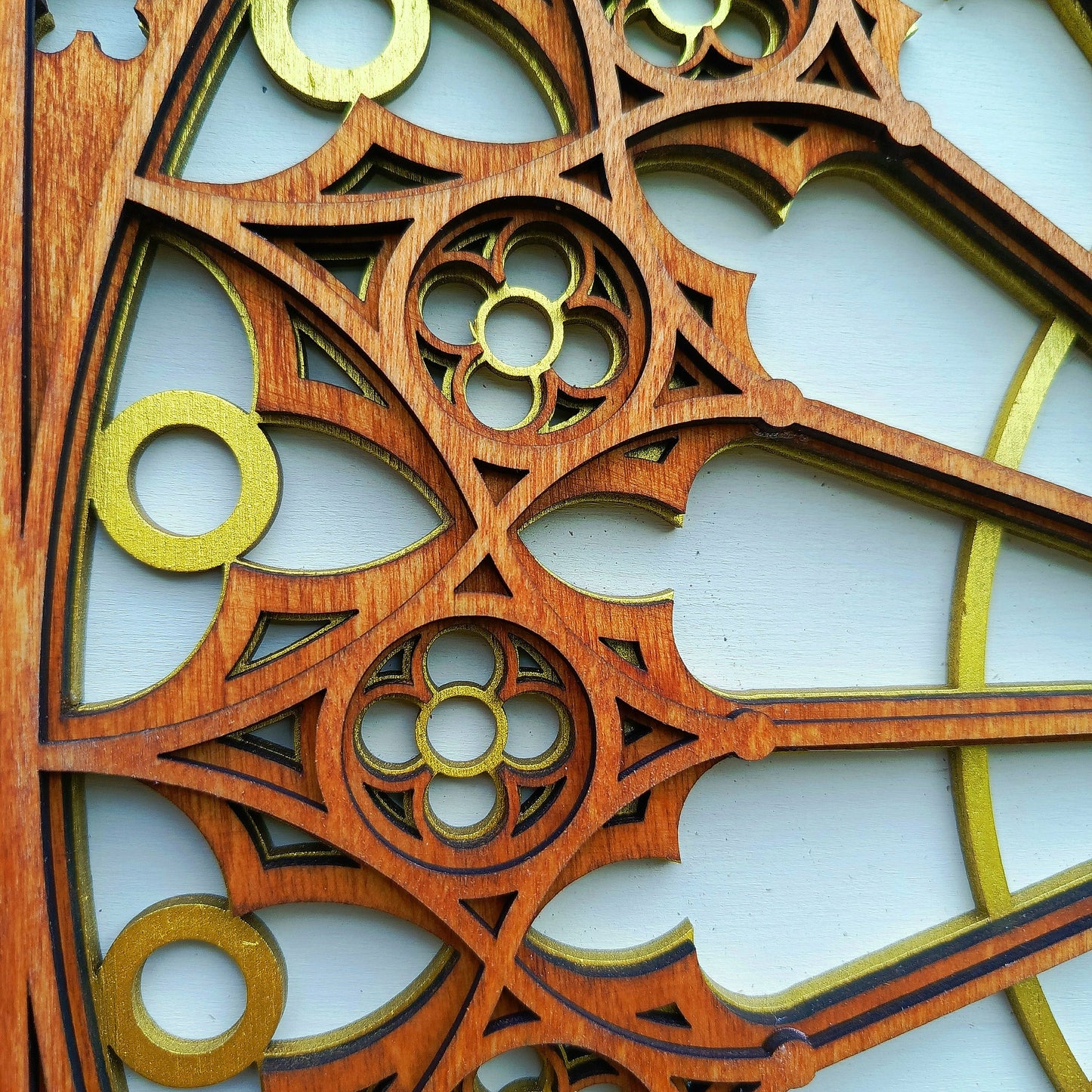 Multilayer Gothic Cathedral Rosette Window White (40 cm)