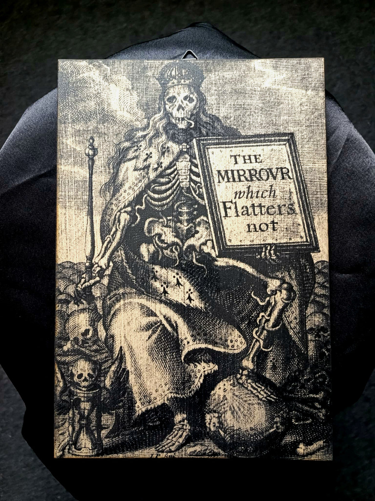 The Mirrour Which Flatters Not – Wooden Wall Decor (28.5 × 19.5 cm)